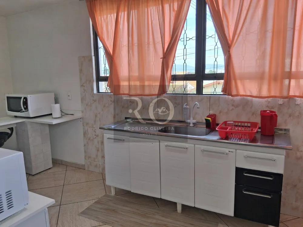 Casa, 2 quartos, 180 m² - Foto 1