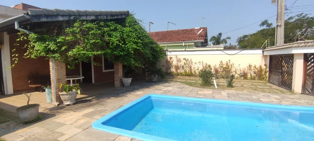 Casa, 3 quartos, 232 m² - Foto 1