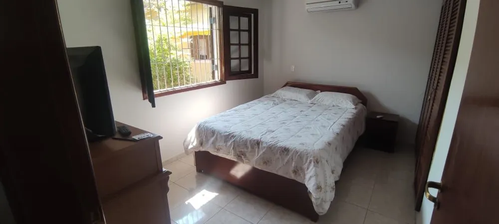Casa, 3 quartos, 232 m² - Foto 3