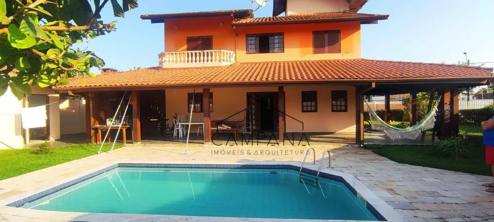 Casa, 4 quartos, 199 m² - Foto 1
