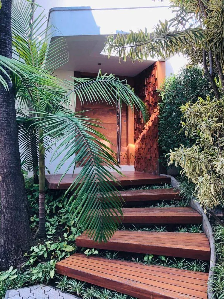Casa, 4 quartos, 750 m² - Foto 1