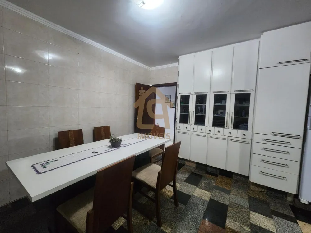 Casa, 4 quartos, 210 m² - Foto 3
