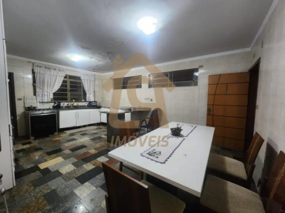 Casa, 4 quartos, 210 m² - Foto 1