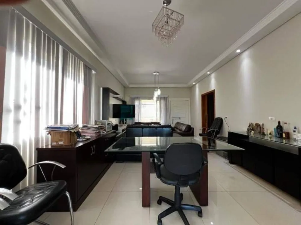 Casa, 3 quartos, 198 m² - Foto 1