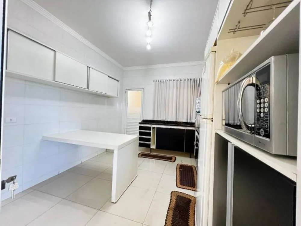 Casa, 3 quartos, 198 m² - Foto 2