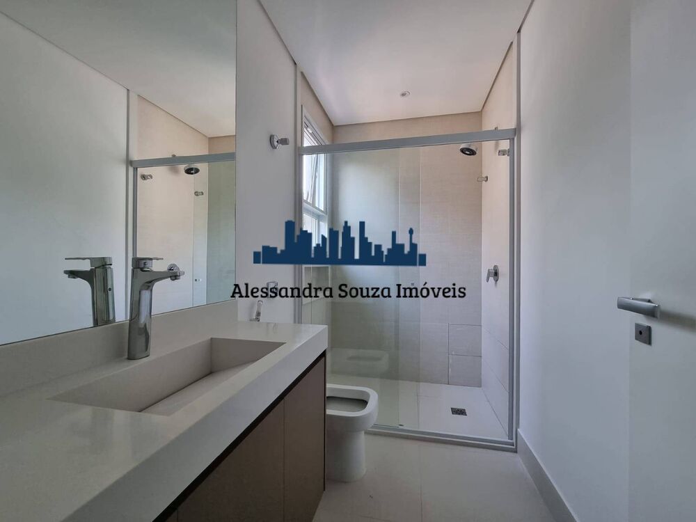 Casa à venda e aluguel com 5 quartos, 760m² - Foto 1
