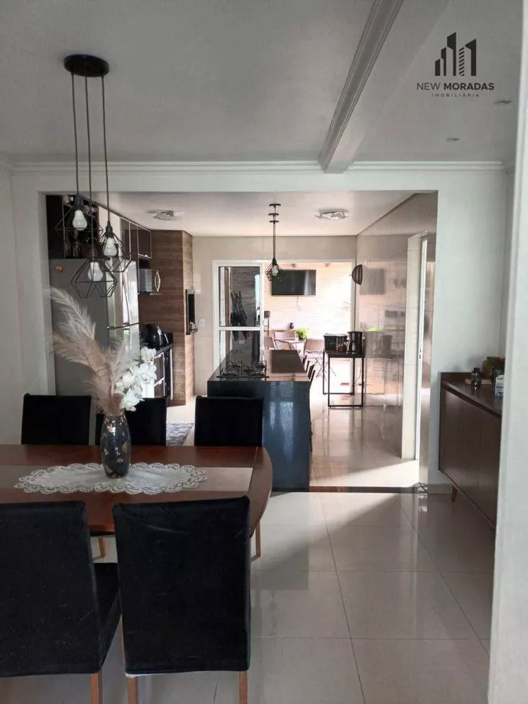 Sobrado à venda com 3 quartos, 214m² - Foto 4