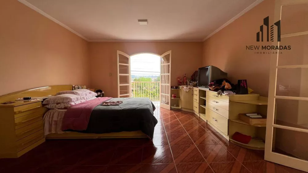 Sobrado à venda com 2 quartos, 187m² - Foto 4