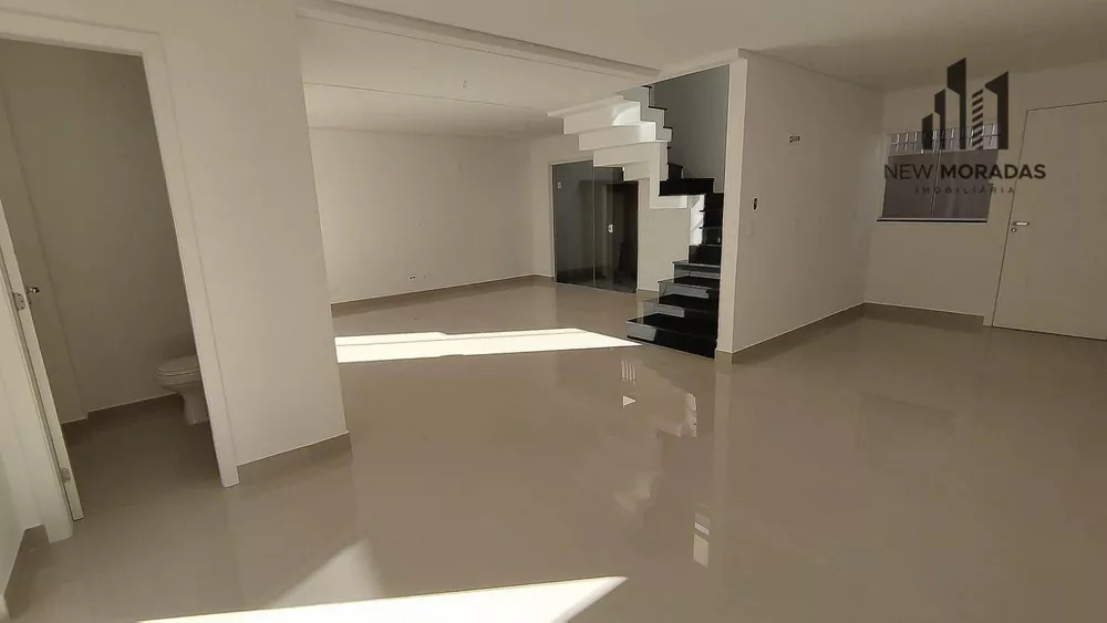 Sobrado à venda com 3 quartos, 226m² - Foto 4