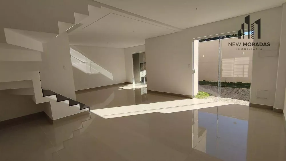 Sobrado à venda com 3 quartos, 226m² - Foto 3