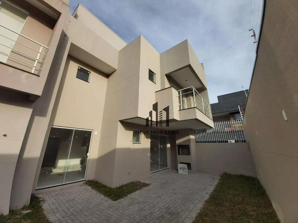 Sobrado à venda com 3 quartos, 226m² - Foto 1