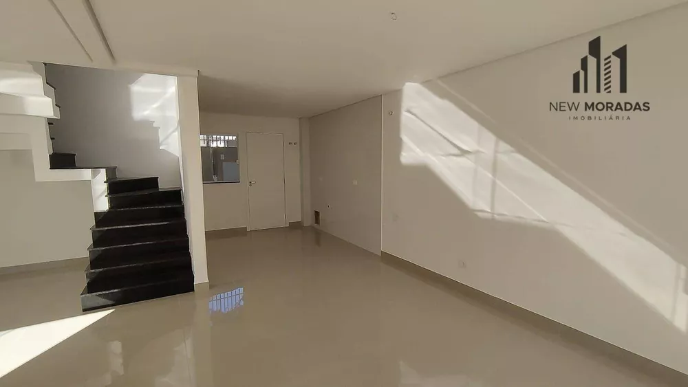 Sobrado à venda com 3 quartos, 226m² - Foto 2