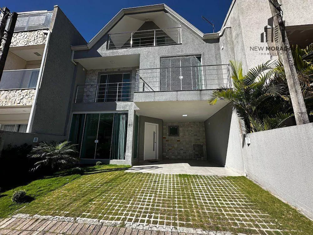 Sobrado à venda com 3 quartos, 180m² - Foto 1