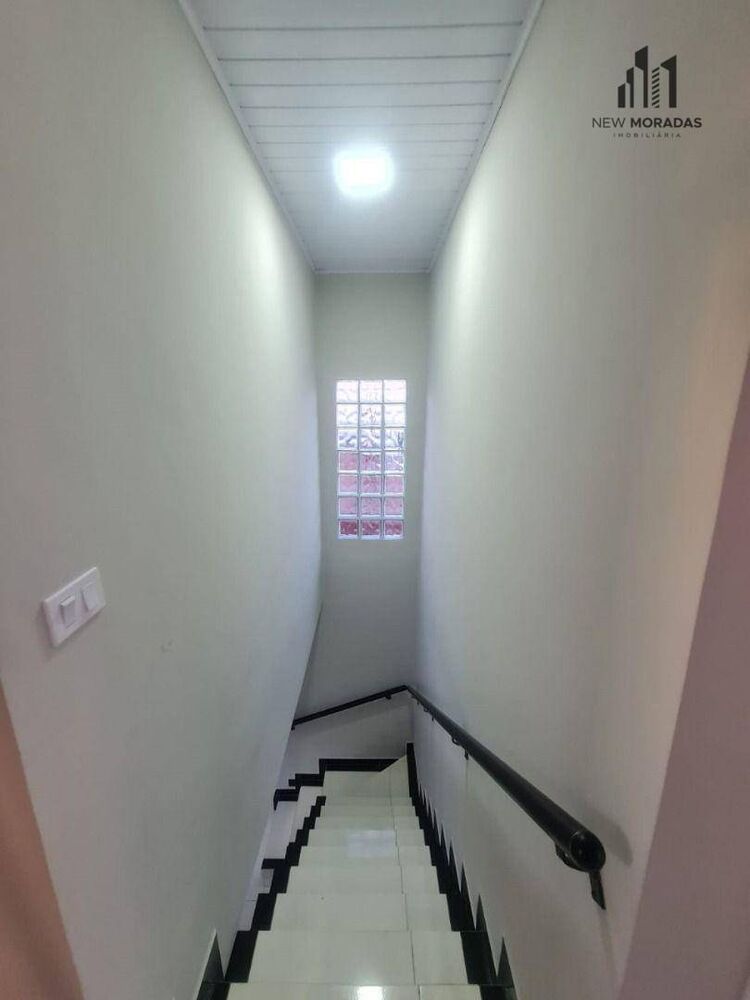 Sobrado à venda com 4 quartos, 160m² - Foto 4