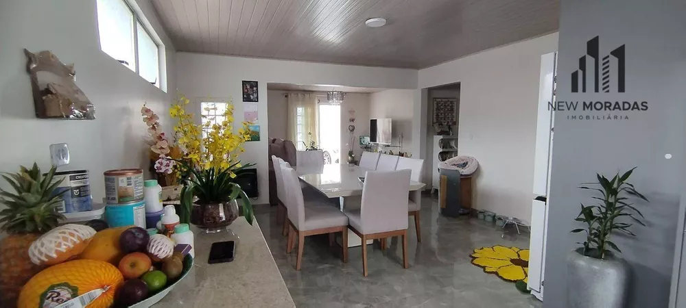 Casa à venda com 3 quartos, 123m² - Foto 1