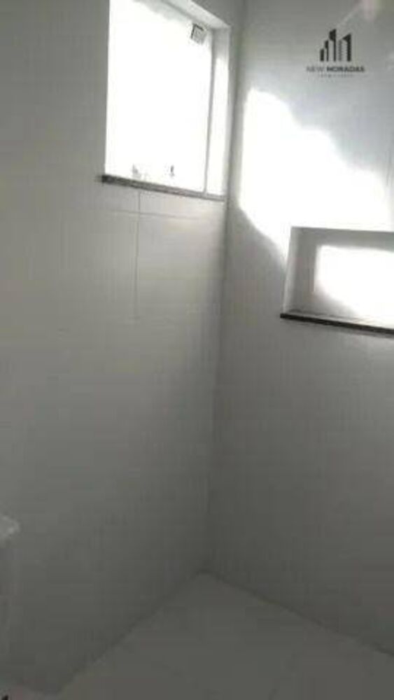 Casa à venda com 2 quartos, 64m² - Foto 4