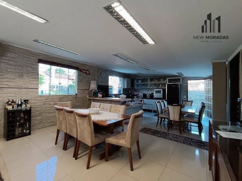 Casa, 3 quartos, 209 m² - Foto 2