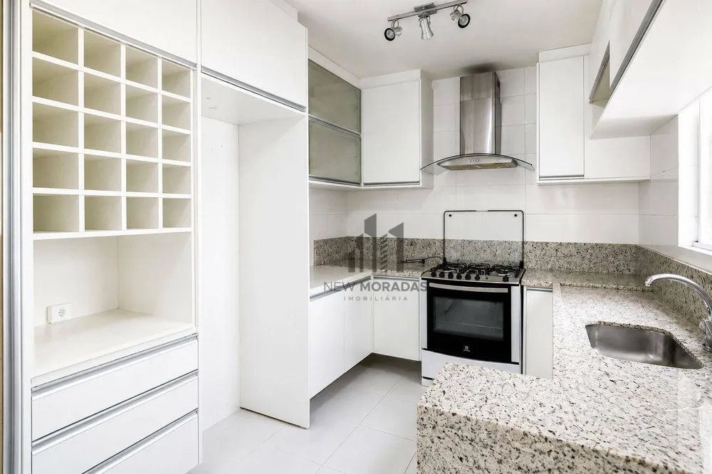 Sobrado, 3 quartos, 214 m² - Foto 1