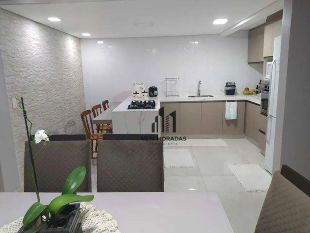 Sobrado, 6 quartos, 180 m² - Foto 1
