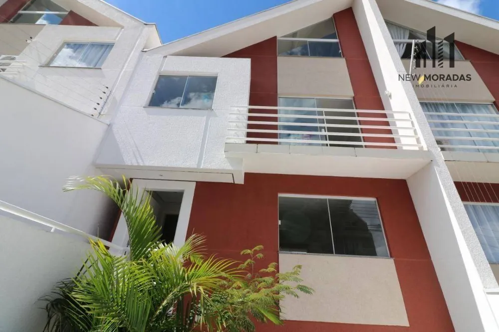 Sobrado, 3 quartos, 214 m² - Foto 1