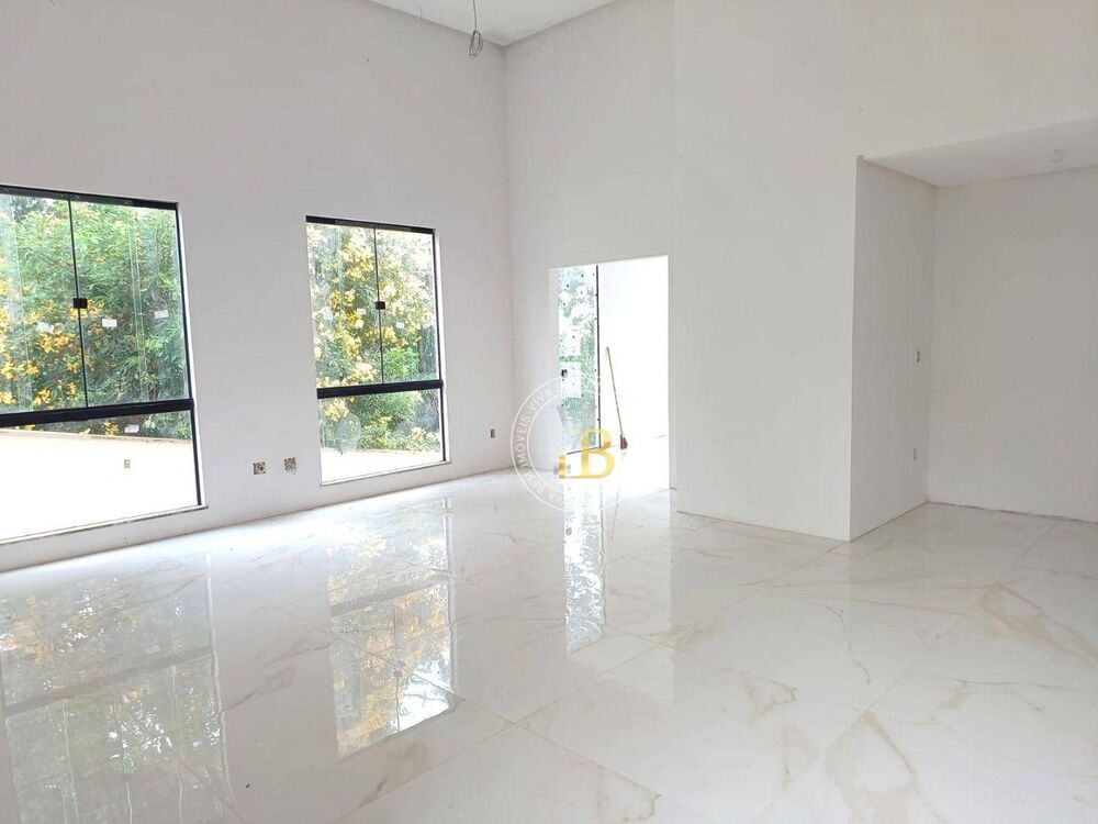 Casa de Condomínio à venda com 3 quartos, 231m² - Foto 2