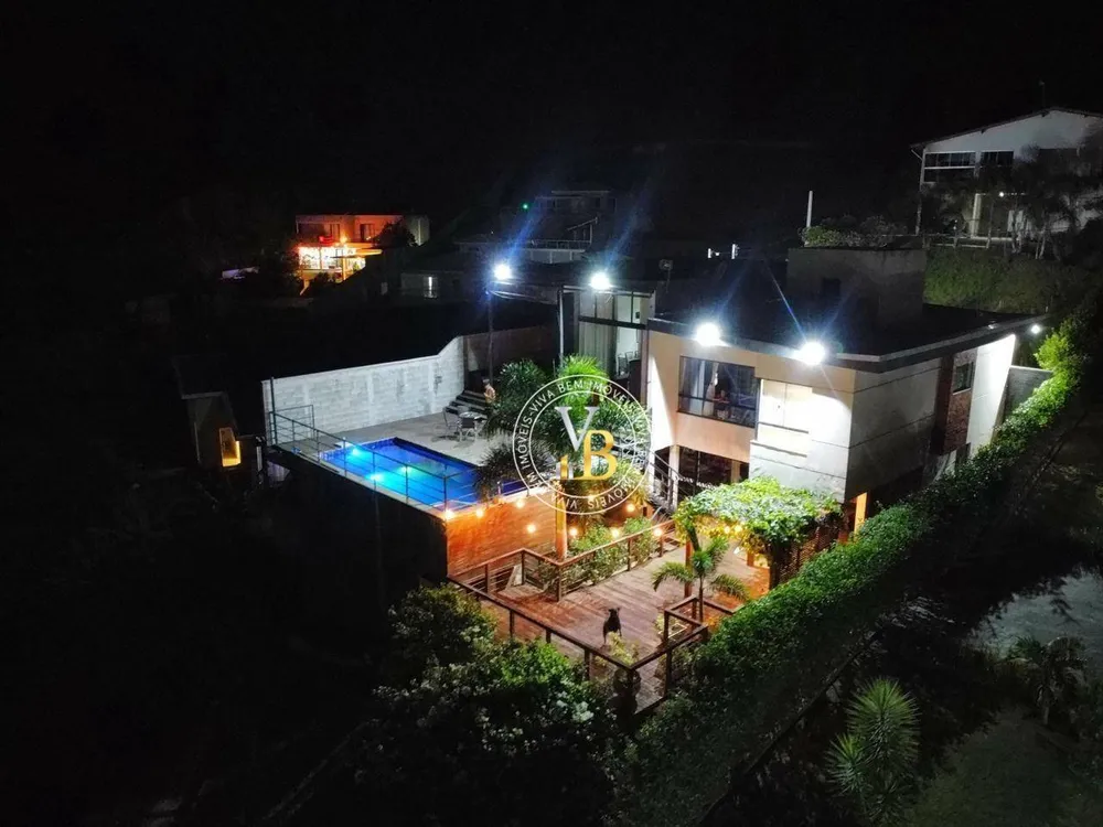 Chácara, 5 quartos, 1200 m² - Foto 1