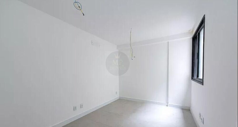 Apartamento à venda com 2 quartos, 181m² - Foto 4