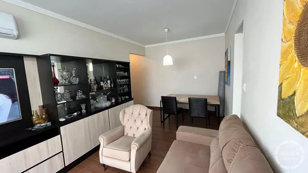 Apartamento à venda com 2 quartos, 75m² - Foto 4