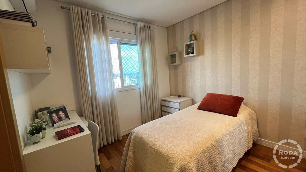 Apartamento à venda com 3 quartos, 157m² - Foto 4