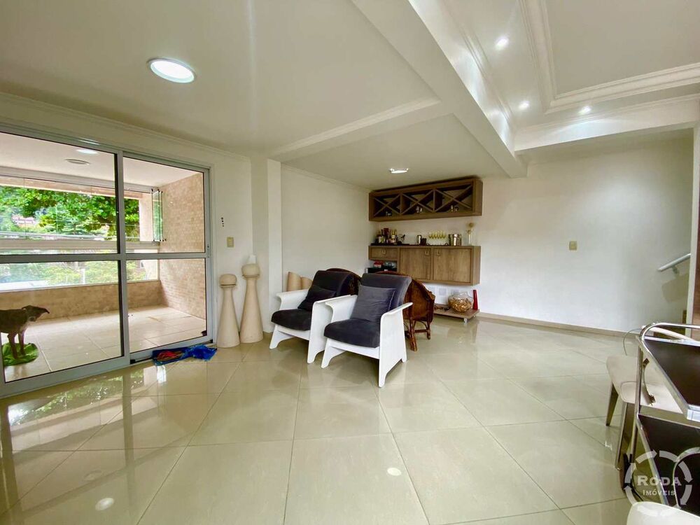 Casa à venda com 3 quartos, 347m² - Foto 4