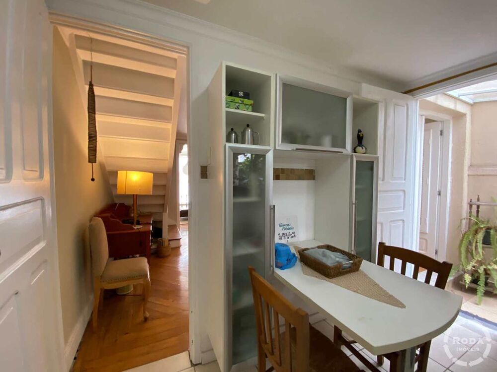Sobrado à venda e aluguel com 3 quartos, 140m² - Foto 1