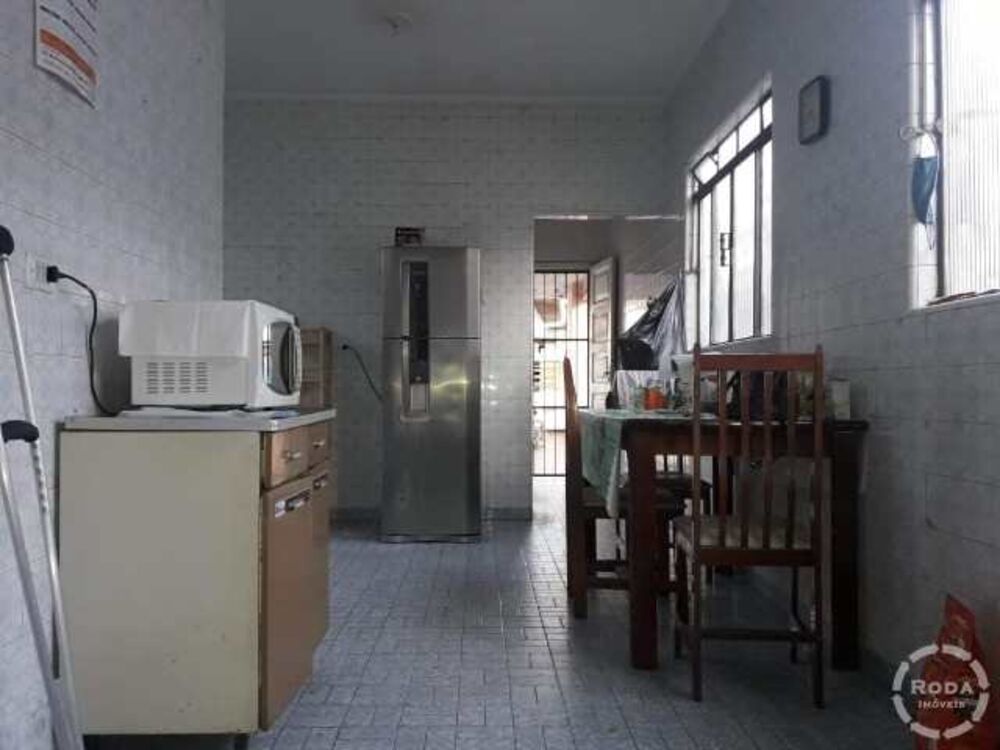 Casa à venda com 2 quartos, 339m² - Foto 4
