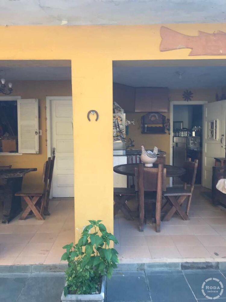 Casa à venda com 5 quartos, 300m² - Foto 4