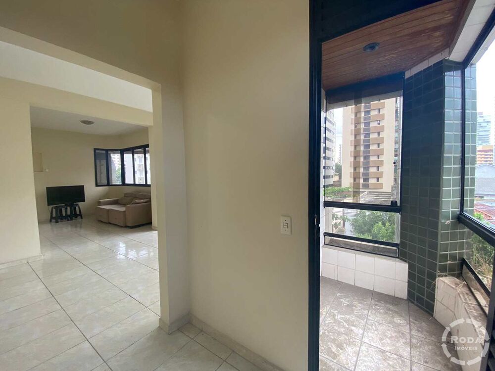 Apartamento à venda com 3 quartos, 190m² - Foto 2