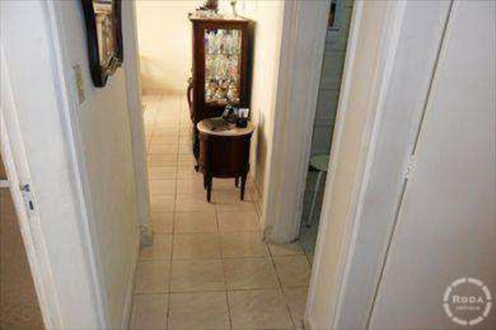 Apartamento à venda com 2 quartos, 70m² - Foto 3