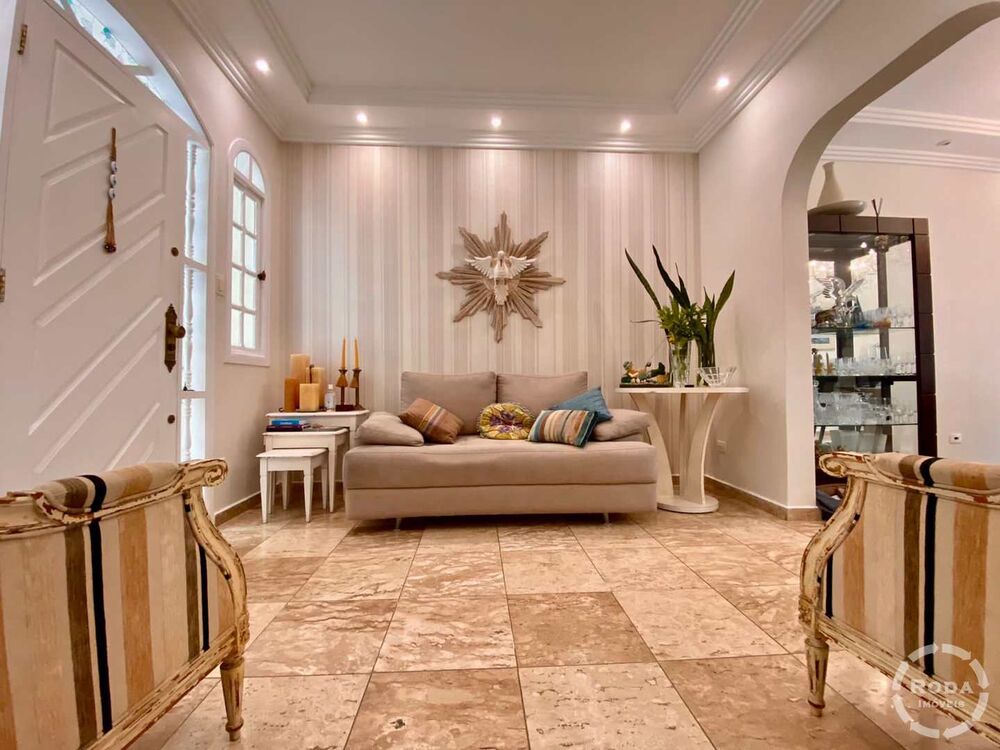 Sobrado à venda com 3 quartos, 200m² - Foto 1