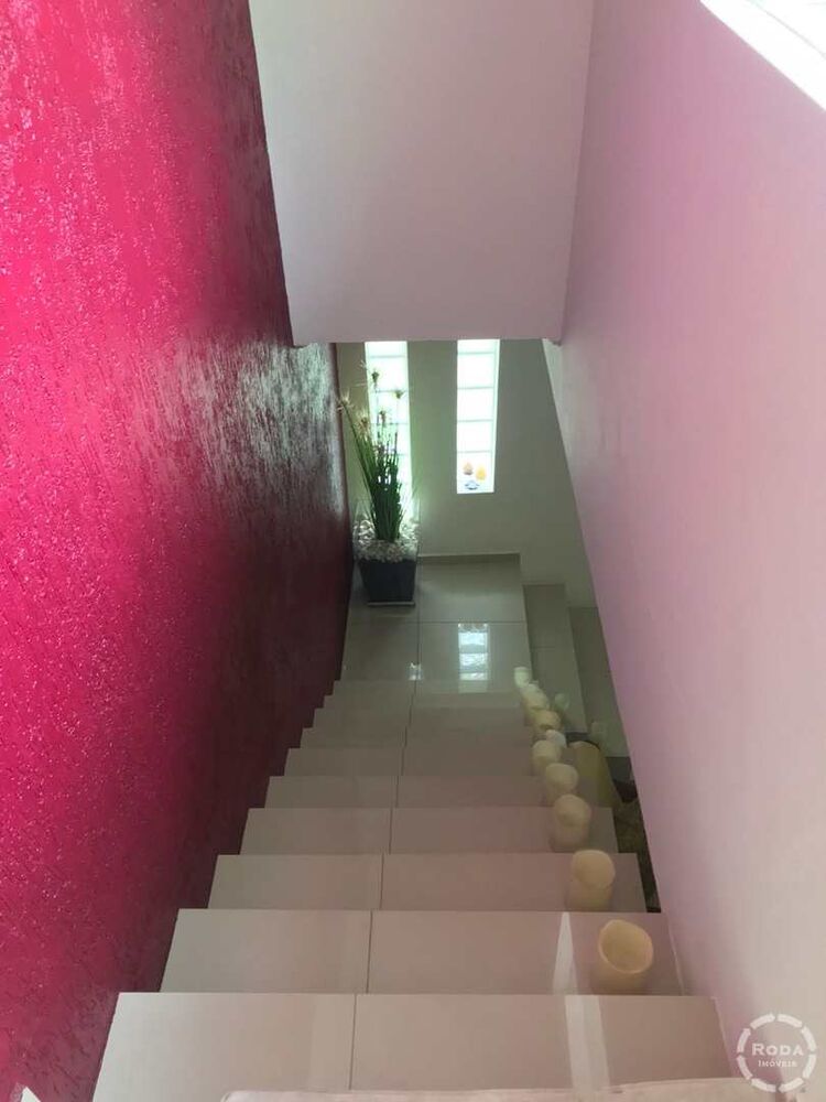 Sobrado à venda com 3 quartos, 268m² - Foto 2