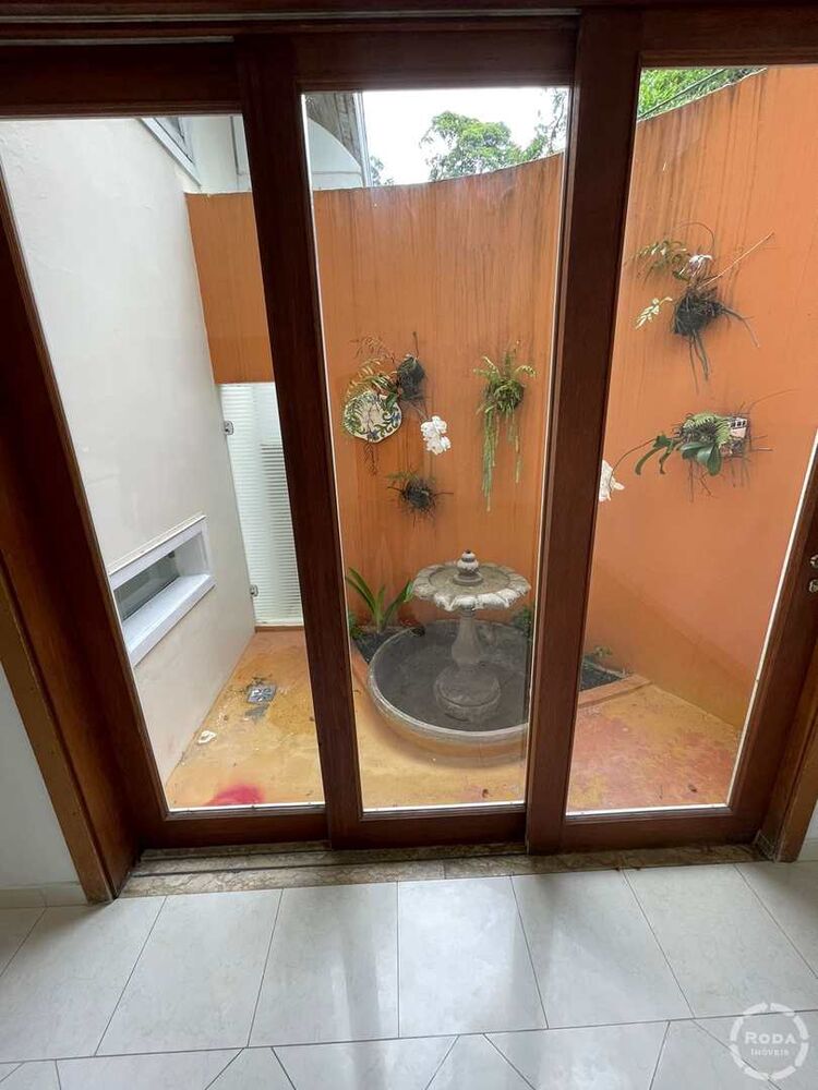 Casa à venda com 4 quartos, 1100m² - Foto 4
