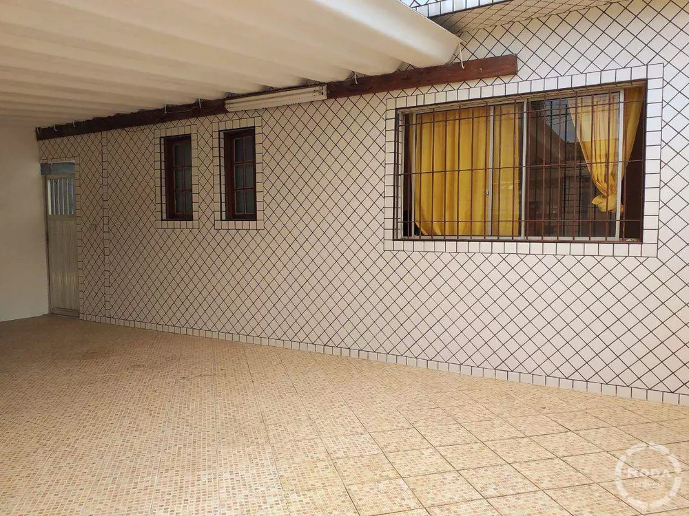 Casa à venda com 3 quartos, 250m² - Foto 2