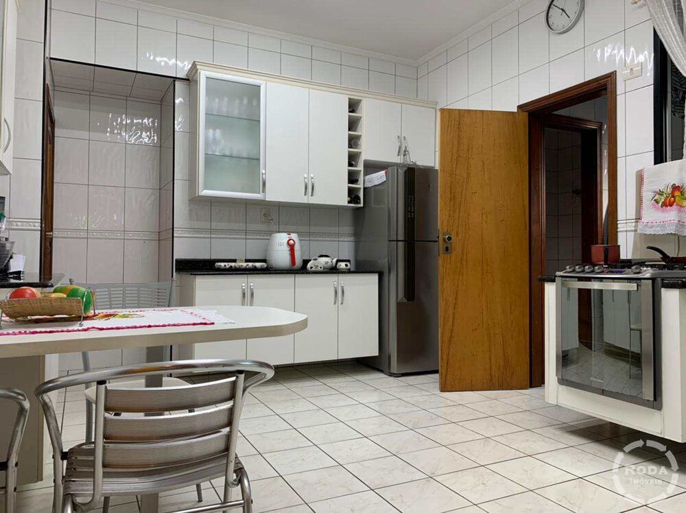Apartamento à venda com 3 quartos, 150m² - Foto 12