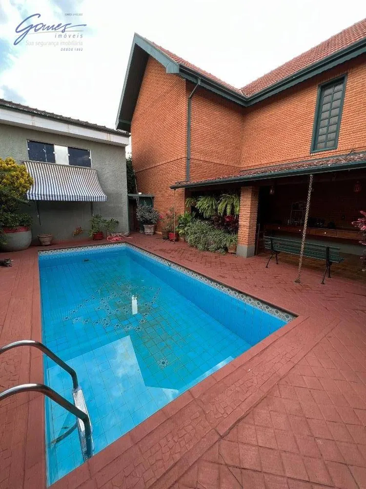 Sobrado, 3 quartos, 366 m² - Foto 1
