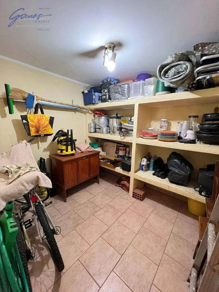 Casa, 4 quartos, 235 m² - Foto 2