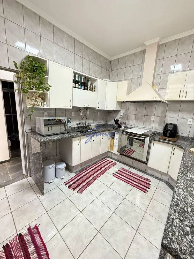Casa, 3 quartos, 252 m² - Foto 10