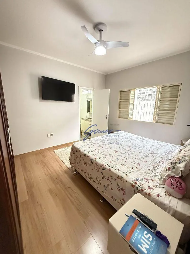 Casa, 3 quartos, 252 m² - Foto 1