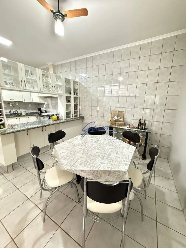 Casa, 3 quartos, 252 m² - Foto 7