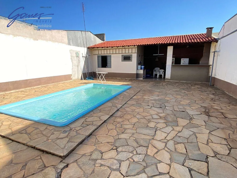 Casa, 4 quartos, 239 m² - Foto 1