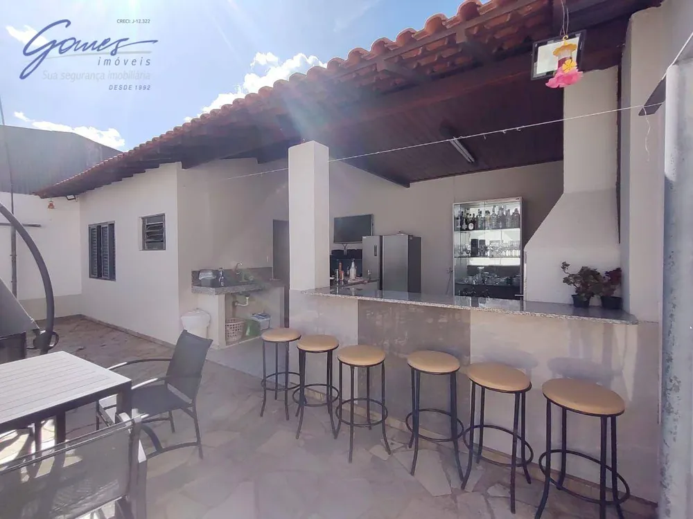 Casa, 4 quartos, 239 m² - Foto 3