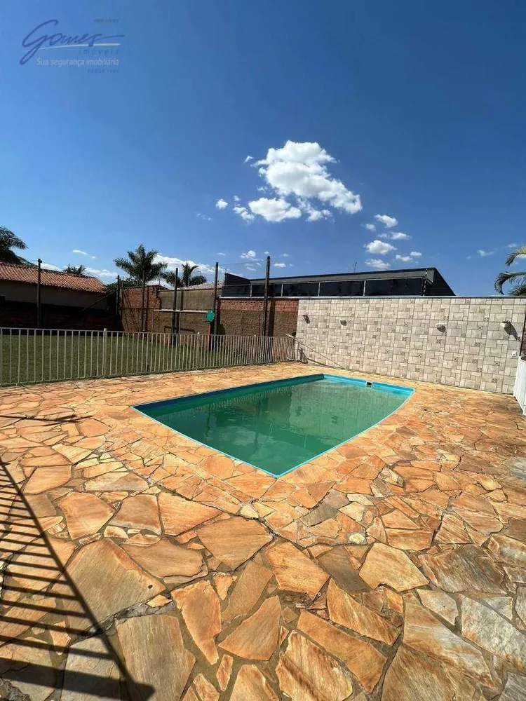 Chácara, 2 quartos, 1250 m² - Foto 1