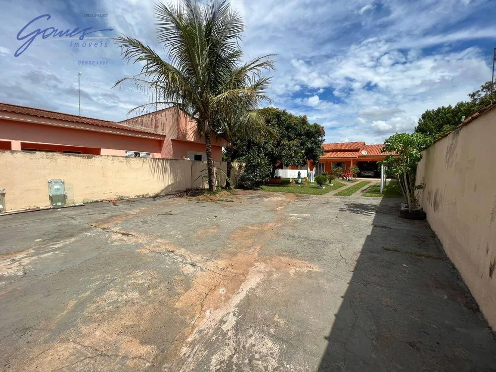 Chácara, 3 quartos, 730 m² - Foto 1