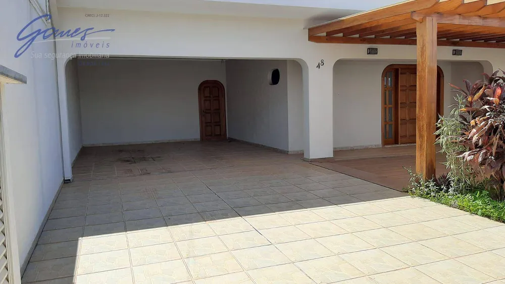 Casa, 3 quartos, 348 m² - Foto 1